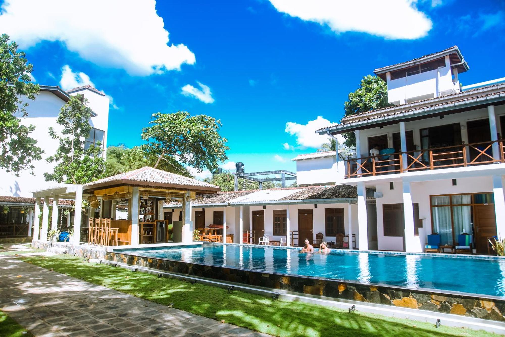 Surf Sea Breeze Hotel Mirissa Exterior foto