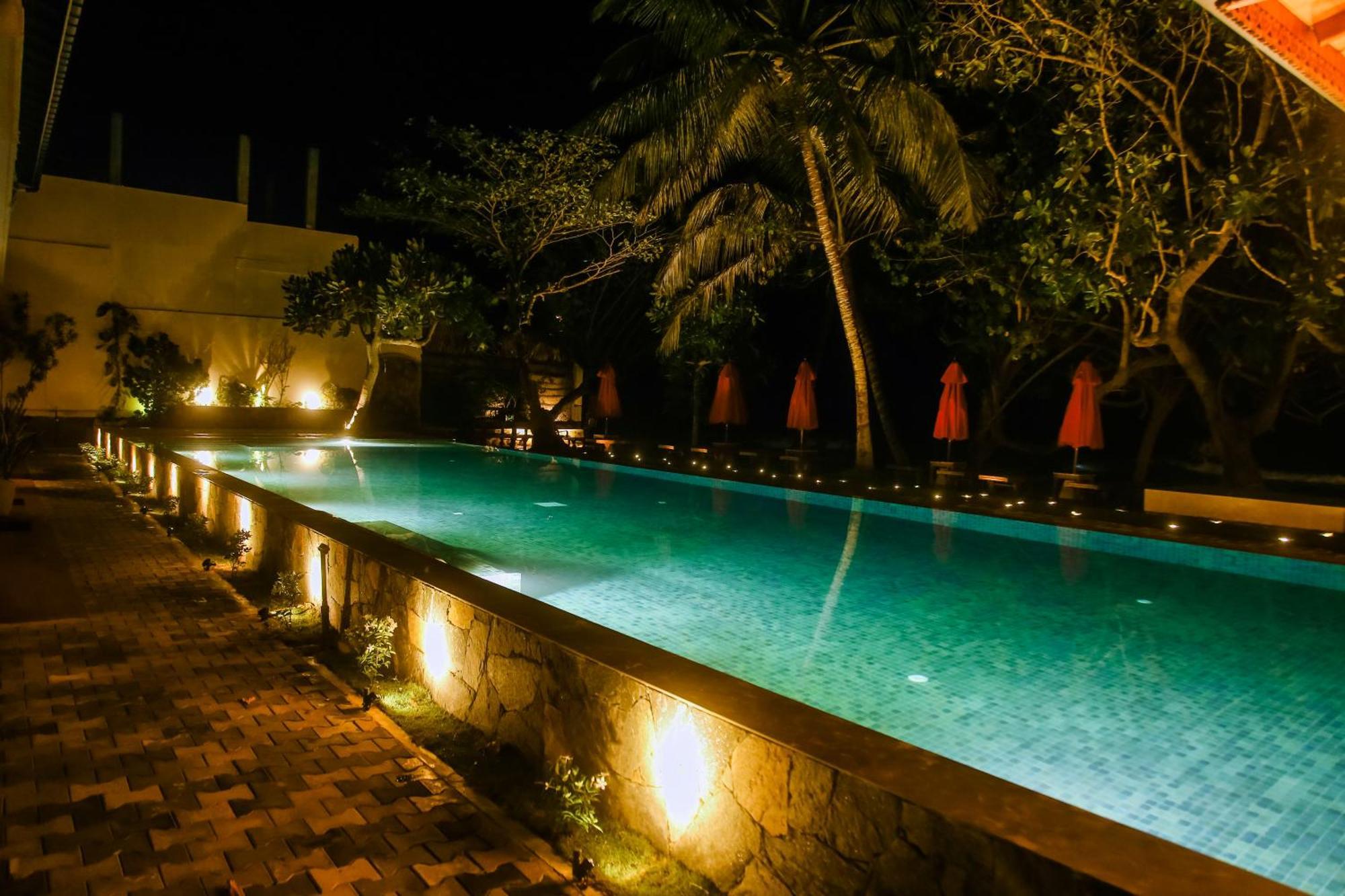 Surf Sea Breeze Hotel Mirissa Exterior foto
