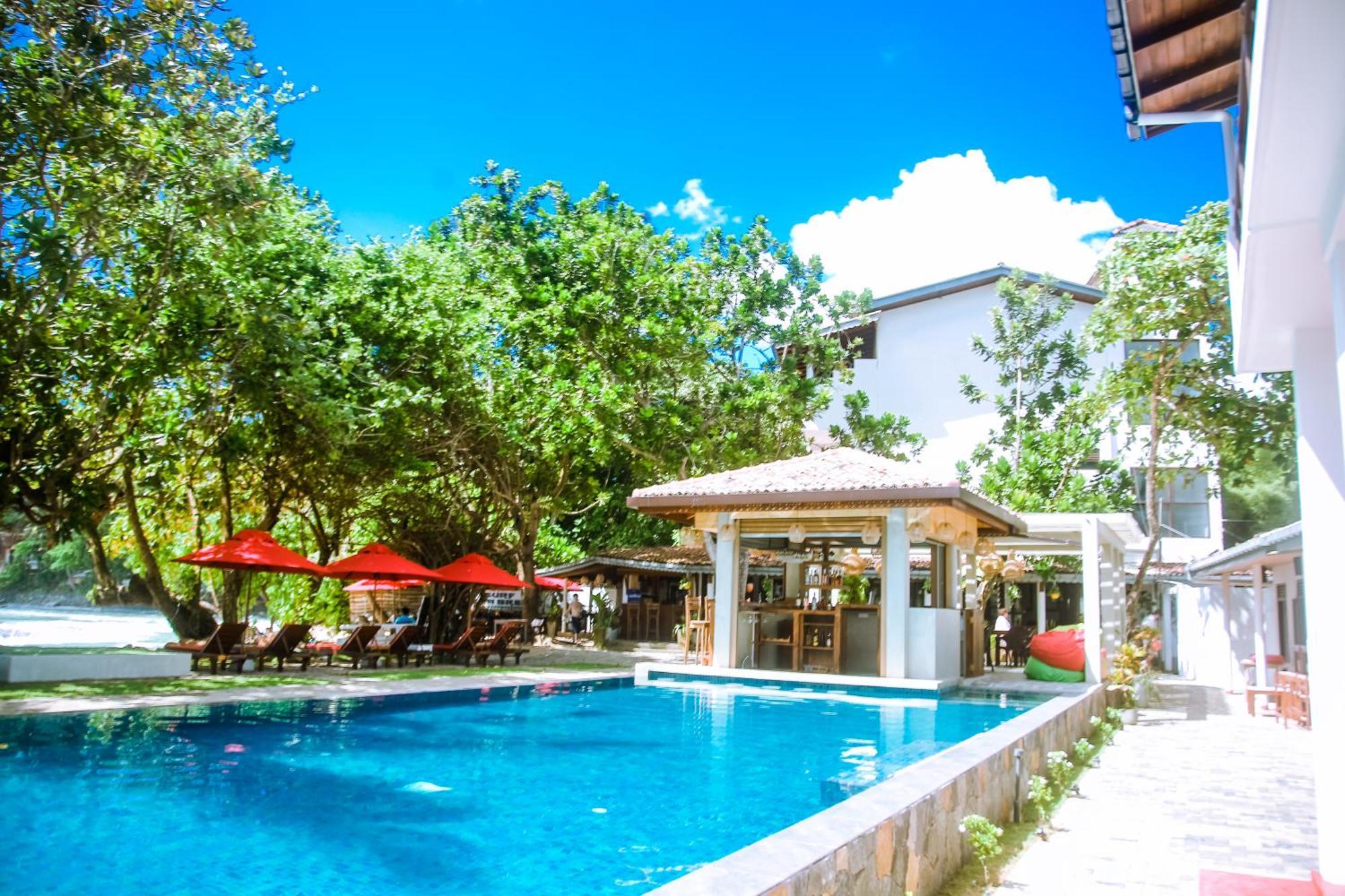 Surf Sea Breeze Hotel Mirissa Exterior foto