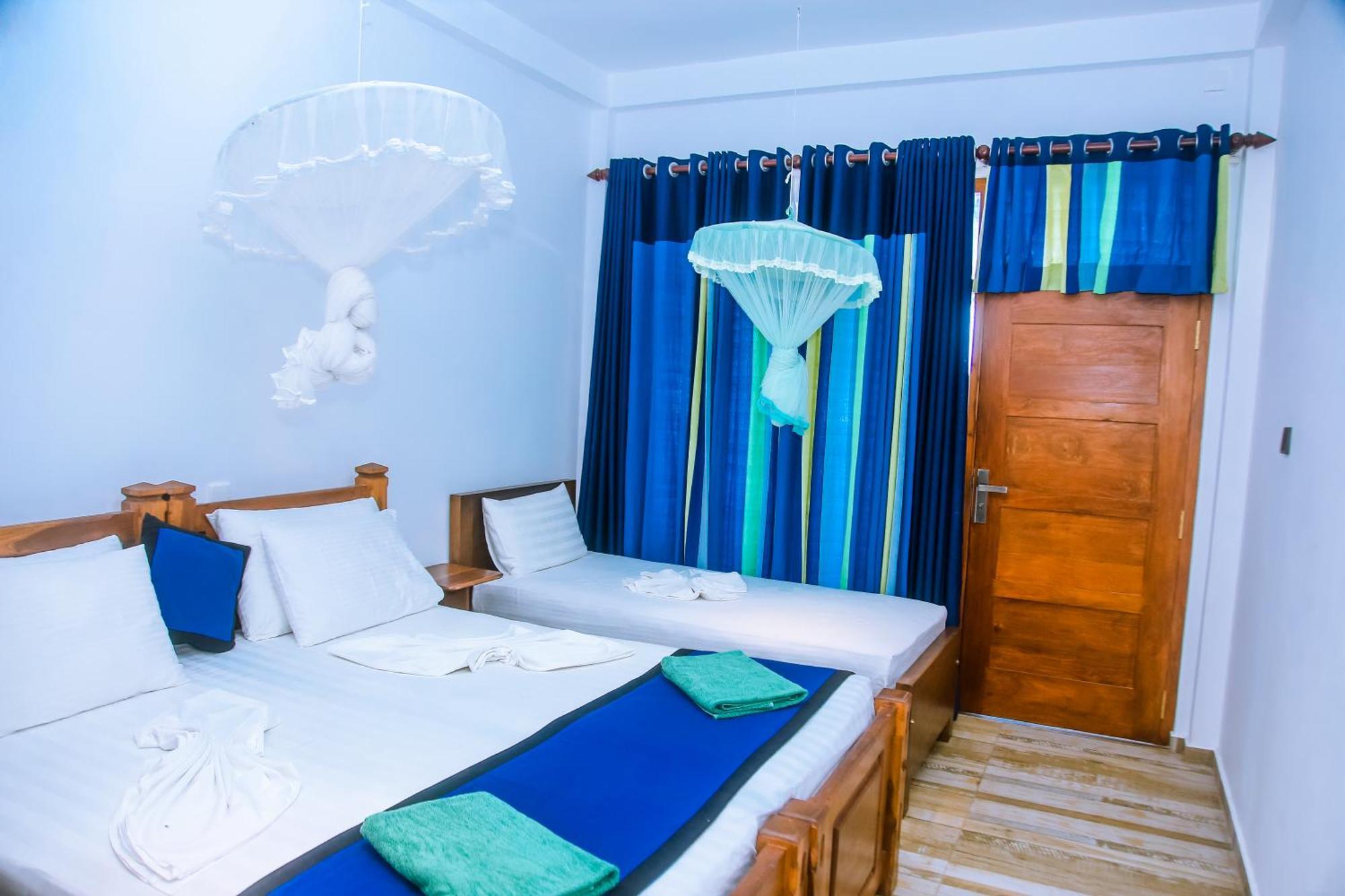 Surf Sea Breeze Hotel Mirissa Exterior foto